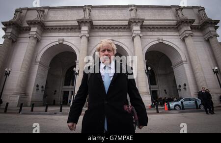 Le maire de Londres Boris Johnson arrive à Union Station à Washington DC le cinquième jour d'une visite commerciale de sept jours aux États-Unis à Boston, New York et Washington DC. Banque D'Images