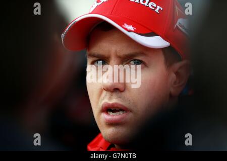 Formule 1 - 2015 Test - deuxième jour - Circuito de Velocidad.Sebastian Vettel de Ferrari pendant les essais d'avant-saison au Circuito de Velocidad à Jerez, en Espagne. Banque D'Images