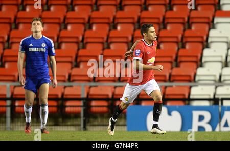 Football - Barclays U21 Premier League - Manchester United / Chelsea - Leigh Sports Village.Andreas Pereira, de Manchester United, célèbre le premier but de ses équipes contre Chelsea Banque D'Images