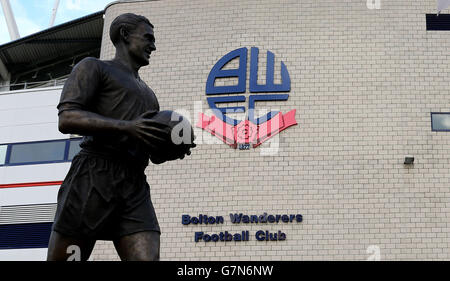 Football - Championnat Sky Bet - Bolton Wanderers / Watford - Stade Macron.Une statue de NAT Lofthouse à l'extérieur du stade avant le match du championnat Sky Bet au stade Macron, Bolton. Banque D'Images