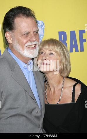 11ème fête annuelle BAFTA/LA Tea.Le réalisateur Taylor Hackford avec son épouse, l'actrice Helen Mirren. Banque D'Images