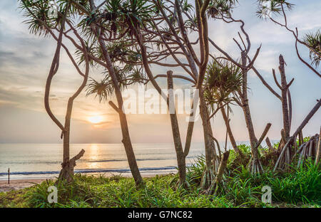 Scenic aube à Klong Nin Beach à Koh Lanta, Krabi, Thaïlande Banque D'Images