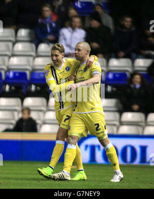 Alan Dunne (à droite) de Millwall célèbre l'objectif d'ouverture avec Lee Martin de Millwall Banque D'Images