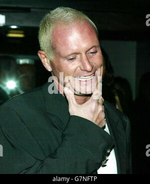 L'ancien footballeur Paul Gascoigne arrive pour la soirée d'ouverture du Shearer's Bar, la nouvelle entreprise d'Alan Shearer à Newcastle. Banque D'Images