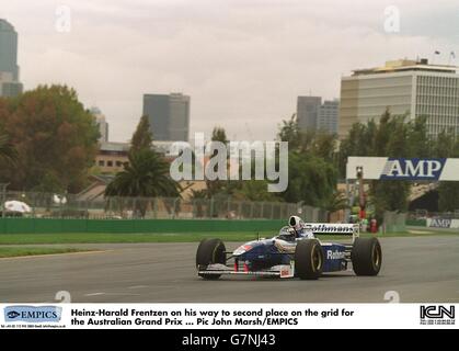 Heinz-Harald Frentzen sur son chemin à la deuxième place sur le Grille pour le Grand Prix d'Australie Banque D'Images