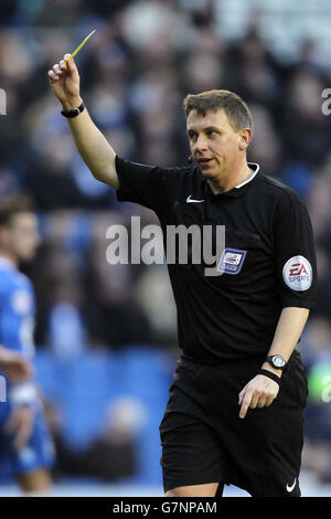 Football - championnat Sky Bet - Brighton et Hove Albion v Birmingham City - stade AMEX.Arbitre Gary Sutton Banque D'Images