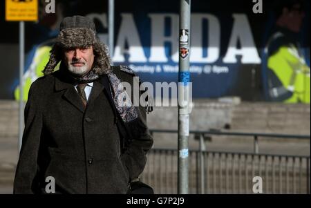 Ian Bailey arrive à la haute Cour pour sa poursuite contre l'État pour le traitement par la Garda de l'enquête sur le meurtre de la cinéaste française Sophie Toscan du Plantier. Banque D'Images