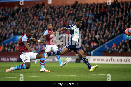 Football - FA Cup - Sixième tour - Aston Villa v West Bromwich Albion - Villa Park.West Bromwich le Brown Ideye d'Albion tire lors du sixième match rond de la FA Cup à Villa Park, Birmingham. Banque D'Images