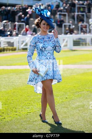 Courses hippiques - 2015 Cheltenham Festival - Champion Day - Cheltenham Racecourse.Jennifer Wrynne du comté de Mohill Leitrim à l'occasion de la journée Champion, pendant le Cheltenham Festival à l'hippodrome de Cheltenham. Banque D'Images