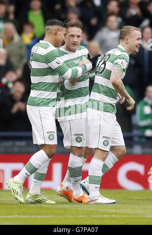 Football - FINALE de la coupe Scottish League - Dundee United / Celtic - Hampden Park.Le Celtic Kris Commons célèbre son but avec ses copains lors de la finale DE la COUPE écossaise QTS à Hampden Park, Glasgow. Banque D'Images