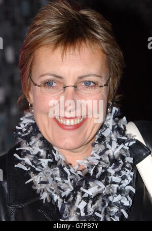 2004 TV moments Awards - BBC Television Center. Aggie MacKenzie arrive. Banque D'Images