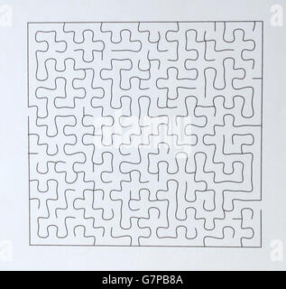 Esquisse monochrome avec motif labyrinthe, conçue avec des stylos et des marqueurs, illustration d'arrière-plan isolée et traitée numériquement. Conception, idée publicitaire Banque D'Images