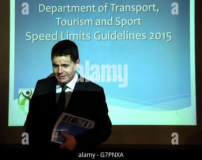 Le ministre des Transports, Paschal Donohoe, annonce les détails d'un nouveau document intitulé lignes directrices pour l'établissement et la gestion des limites de vitesse au ministère des Transports, du Tourisme et des Sports de Dublin. Banque D'Images