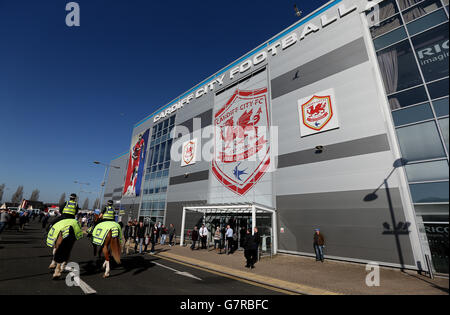 Football - Championnat Sky Bet - Cardiff City / Charlton Athletic - Cardiff City Stadium. Vue générale à l'extérieur du stade de Cardiff Banque D'Images