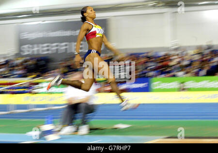 Athlétisme - Norwich Union European Trials & AAA Indoor Championship - Sheffield.Jade Johnson est en compétition avec le long saut pour Femme Banque D'Images