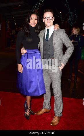 Karen Hauer et Kevin Clifton assistent à la représentation du Ballet Northern du Great Gatsby, Sadler's Wells, Londres. Banque D'Images