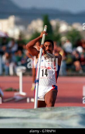 Athlétisme - Saut à la perche - Decathlon - Alhama de Murcia, Espagne Banque D'Images