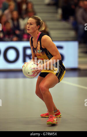 L'équipe de netball - Superleague - Baignoire v Manchester Thunder - Baignoire Sports Training Village Banque D'Images