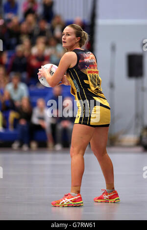 L'équipe de netball - Superleague - Baignoire v Manchester Thunder - Baignoire Sports Training Village Banque D'Images