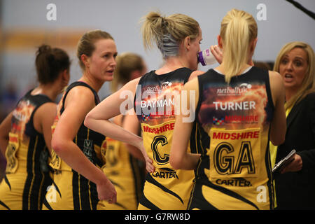 L'équipe de netball - Superleague - Baignoire v Manchester Thunder - Baignoire Sports Training Village Banque D'Images