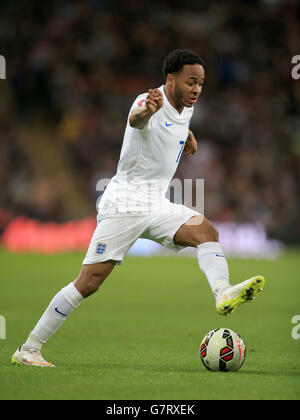 Football - UEFA Euro 2016 - qualification - Groupe E - Angleterre / Lituanie - Stade Wembley.Raheem Sterling d'Angleterre lors de l'UEFA 2016 qualification, le Groupe E match au stade Wembley, Londres. Banque D'Images