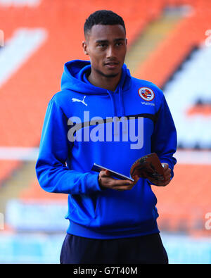 Football - Championnat Sky Bet - Blackpool v Reading - Bloomfield Road.Lectures Jordan Obita sur le terrain avant le lancement du match de championnat Sky Bet à Bloomfield Road, Blackpool. Banque D'Images