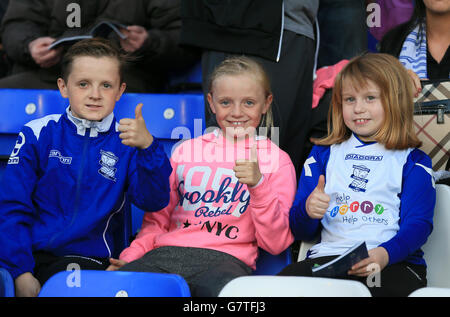 Football - Championnat Sky Bet - Birmingham City / Blackburn Rovers - St Andrews. Les fans de Birmingham City soutiennent leur équipe Banque D'Images