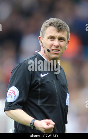 Soccer - Sky Bet Championship - Leeds United / Blackburn Rovers - Elland Road. Arbitre Gary Sutton Banque D'Images