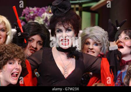 « The Witches » Photocall - Wyndhams Theatre. Ruby Wax est la sorcière du Grand-Haut mal. Banque D'Images