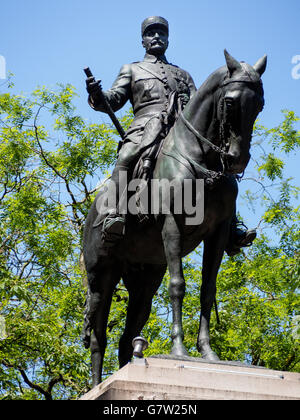 LILLE, FRANCE - 08 JUIN 2014 : statue du monument du maréchal Foch à Lille Banque D'Images