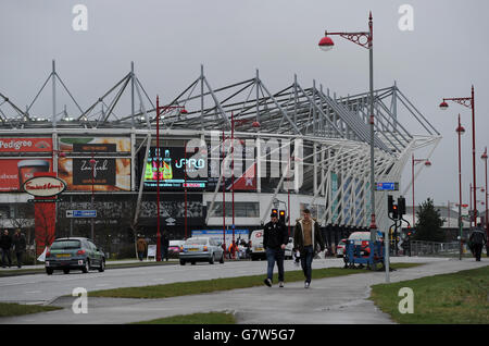 Football - Championnat Sky Bet - Derby County v Watford - Stade iPro.Les fans arrivent au stade iPro Banque D'Images