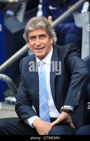 Football - Barclays Premier League - Manchester City / Aston Villa - Etihad Stadium.Manuel Pellegrini, directeur de la ville de Manchester Banque D'Images