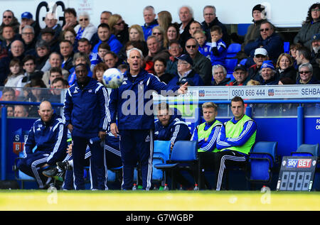 Football - Championnat Sky Bet - Ipswich Town / Blackpool - Portman Road.Mick McCarthy, directeur de la ville d'Ipswich (à droite) et Terry Connor, adjoint, sur la ligne de contact Banque D'Images