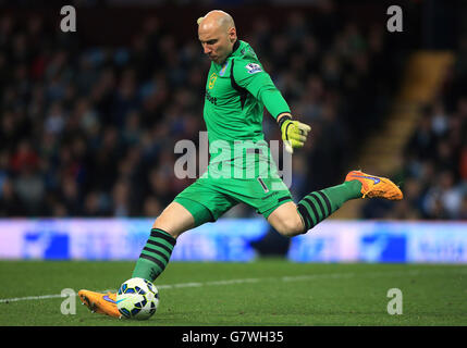 Football - Barclays Premier League - Aston Villa / Queens Park Rangers - Villa Park.Brad Guzan, gardien de but Aston Villa Banque D'Images