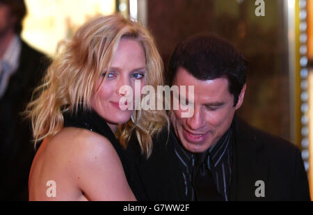 Be Cool UK Premiere - Empire Cinema - Leicester Square.UMA Thurman et John Travolta. Banque D'Images