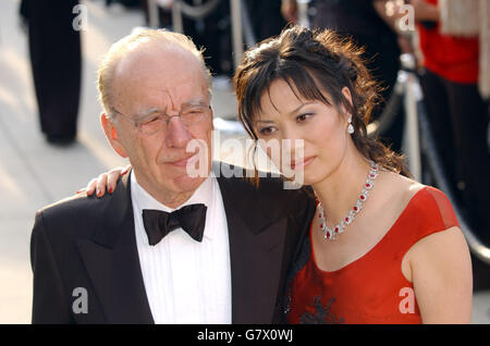 Soirée après-spectacle Vanity Fair - Morton's - Melrose Avenue. Rupert Murdoch et sa femme Wendi Deng. Banque D'Images