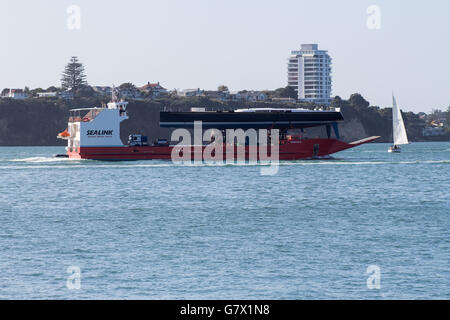 Seabridge Ferry Sealink transportant Superyacht hull Cygnus montanus Banque D'Images