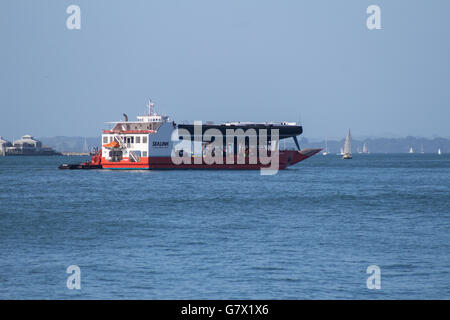 Seabridge Ferry Sealink transportant Superyacht hull Cygnus montanus Banque D'Images