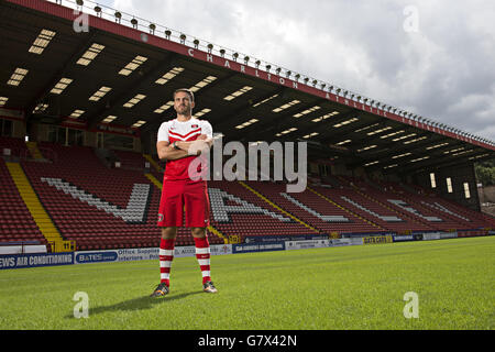 Football - Charlton Athletic Photocall 2014/15 - The Valley. Rhoys Wiggins, Charlton Athletic Banque D'Images