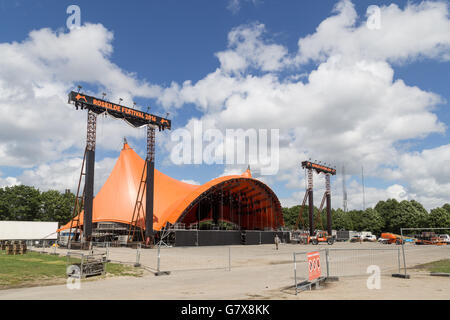 Roskilde, Danemark - 26 juin 2016 : l'étape orange sous construction pour Roskilde Festival 2016 Banque D'Images