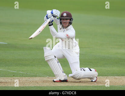 Cricket - LV= Championnat du comté - Division 2 - Surrey / Essex - The Kia Oval. Rory Burns de Surrey dans une action de coups de bâton contre Essex. Banque D'Images