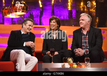 (Gauche - droite) Rupert Everett, Miranda Hart et Greg Davies pendant le tournage du Graham Norton Show, aux London Studios, au sud de Londres. Banque D'Images