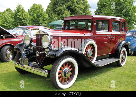 Hupmobile 216 (1932), Hanworth Classic car Show, 26 juin 2016. Bushy Park, Hampton court, London Borough of Richmond, Angleterre, Grande-Bretagne, Royaume-Uni, Royaume-Uni, Europe. Présentoirs de véhicules vintage, classiques et américains, danses et stands des années 40 et 50. 8e réunion annuelle collectant des fonds pour l'hospice pour enfants Shooting Star Chase. Crédit : Ian Bottle / Alamy Live News Banque D'Images