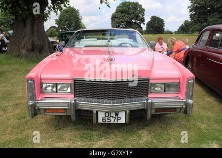 Cadillac Eldorado (1976), Hanworth Classic car Show, 26 juin 2016. Bushy Park, Hampton court, London Borough of Richmond, Angleterre, Grande-Bretagne, Royaume-Uni, Royaume-Uni, Europe. Présentoirs de véhicules vintage, classiques et américains, danses et stands des années 40 et 50. 8e réunion annuelle collectant des fonds pour l'hospice pour enfants Shooting Star Chase. Crédit : Ian Bottle / Alamy Live News Banque D'Images