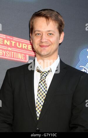 Los Angeles, CA, USA. 23 Juin, 2016. Jason Earles aux arrivées pour Premiere du 100e Disney Channel Original Movie (DCOM) ADVENTURES IN BABYSITTING, Directors Guild of America (DGA) Theatre, Los Angeles, CA, 23 juin 2016. © Priscille Grant/Everett Collection/Alamy Live News Banque D'Images