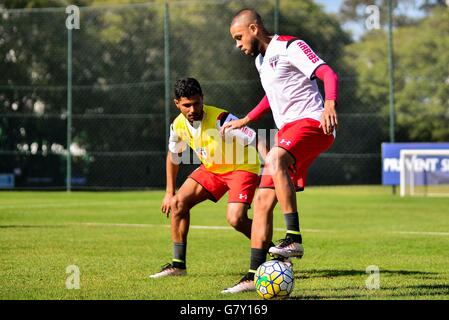 Sao Paulo, Brésil. Le 06 juillet, 2016. Cpcs - Formation au cours de la formation de Carlinhos Sao Paulo Football Club, tenue à CCT Barra Funda, dans la zone ouest de São Paulo. © Mauricio Rummens/FotoArena/Alamy Live News Banque D'Images