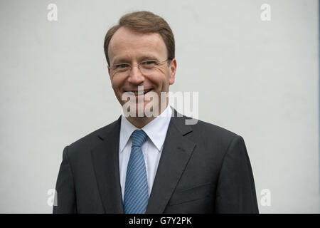 Fichier - Un fichier photo en date du 01 juin 2015 montre Ulf Schneider, président de Fresenius SE & Co. KGaA, à Leipzig, en Allemagne. PhOTO : PETER ENDIG/DPA Banque D'Images