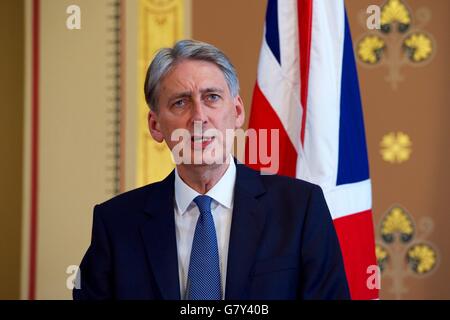 Londres, Royaume-Uni. 27 Juin, 2016. Le ministre britannique des affaires étrangères, Philip Hammond lors d'une conférence de presse avec le secrétaire d'Etat John Kerry au Foreign & Commonwealth Office, 27 juin 2016 à Londres. Kerry est à Londres pour discuter de la récente Brexit vote. Credit : Planetpix/Alamy Live News Banque D'Images