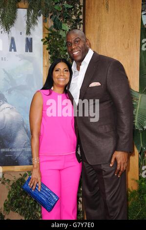 Los Angeles, CA, USA. 27 Juin, 2016. Earlitha Kelly, Magic Johnson aux arrivées POUR LA LÉGENDE DE TARZAN Premiere, le Kodak Theater à Hollywood et Highland Center, Los Angeles, CA, 27 juin 2016. Credit : Elizabeth Goodenough/Everett Collection/Alamy Live News Banque D'Images