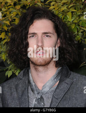 Hollywood, CA, USA. 27 Juin, 2016. 27 juin 2016 - Hollywood. Hozier. Pour les arrivées le Los Angeles World Premiere de Warner Bros.' ''La Légende de Tarzan'' tenue à l'Kodak Theater. Crédit photo : Birdie Thompson/AdMedia Crédit : Birdie Thompson/AdMedia/ZUMA/Alamy Fil Live News Banque D'Images